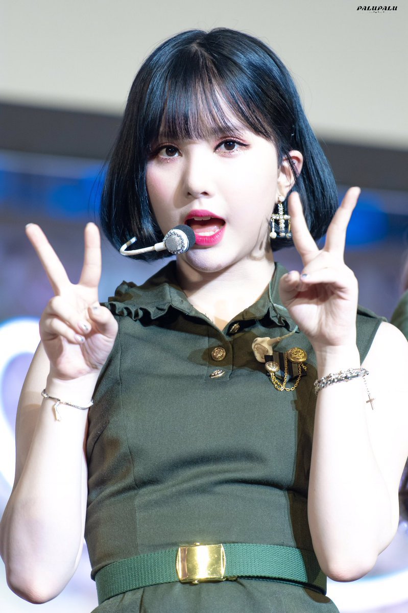 근무 중 할 일이 없어서 여자친구 은하.jpgif | 인스티즈