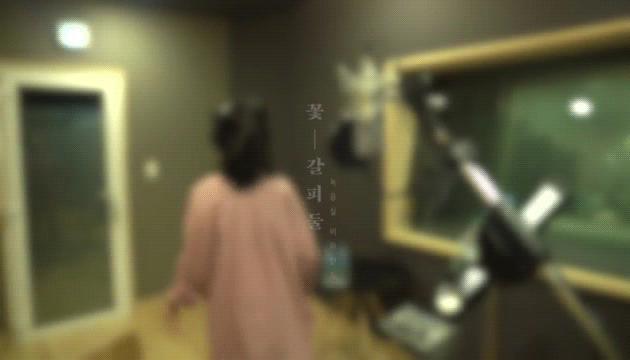 [데이터주의] 아이유 가을아침 녹음현장.gif | 인스티즈