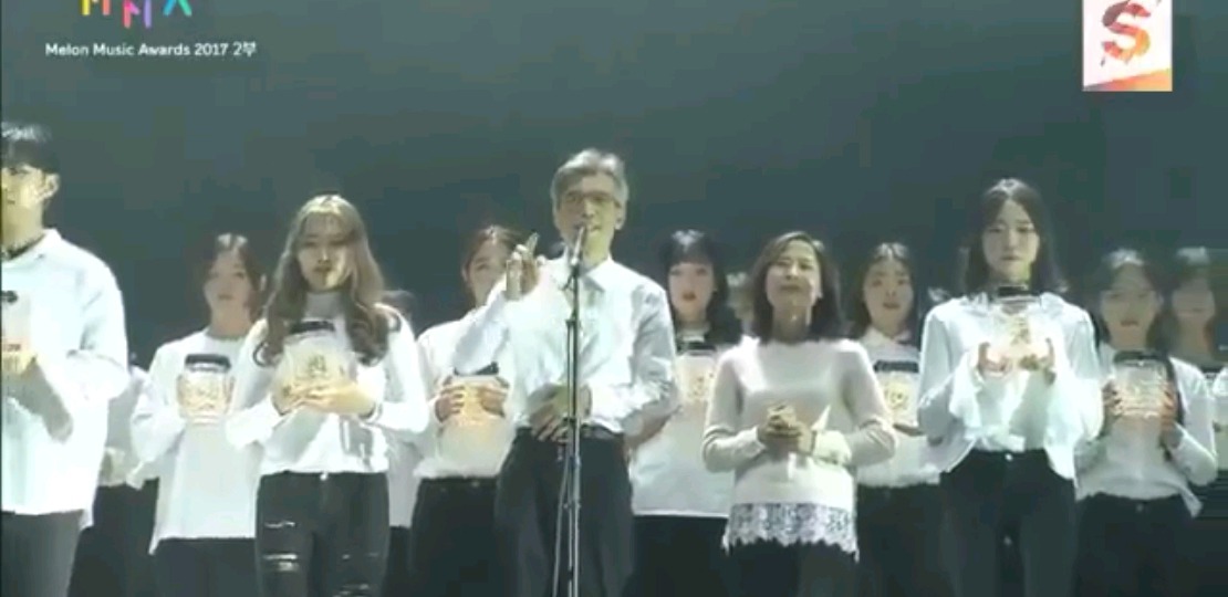 오늘 자 멜론뮤직어워드 보고있던 사람들 모두 소름돋고 눈물났다던 감동적인 무대.jpg | 인스티즈