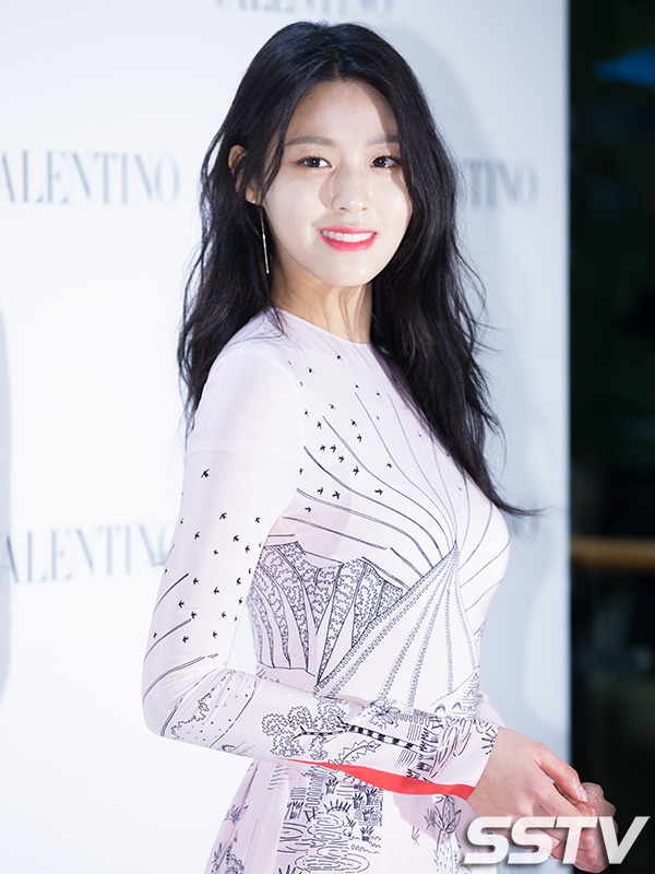 설현이의 미모 ㄷㄷㄷ.jpgif | 인스티즈