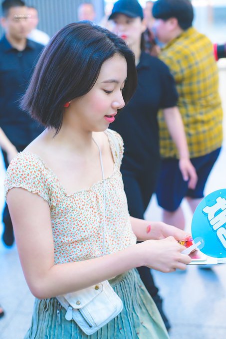 뽀짝뽀짝 귀여운 아가맹수 채영이 | 인스티즈